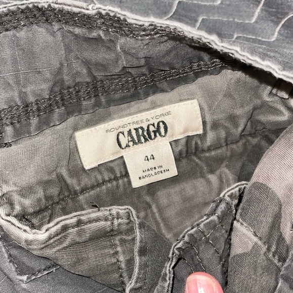 Roundtree and Yorke Cargo Shorts - Picture 4 of 4